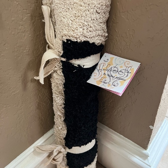 Beautiful hand woven indian wall tapestry - Picture 3 of 5